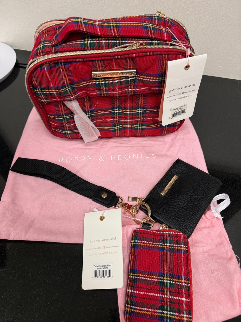 NWT ❤️🏴 - Poppy & Peonies Red Plaid Cosmetic Case + Daily Duo Wristlet Set - Picture 12 of 12